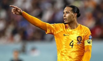 Alankomaiden joukkue suostui huutokauppaamaan MM-paidat