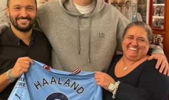 Haaland ilmestyi Italiaan ostamaan auton ja antamaan paidan