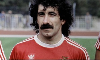 Kunnianosoitus Chalanalle, Benficalla ei ole nro 10 tällä kaudella