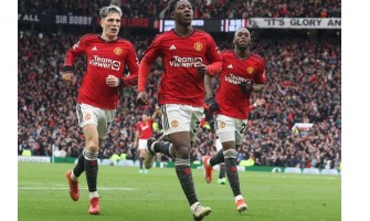 Shea Lacey hakee Manchester Unitedin ykkösjoukkueen debyyttiä