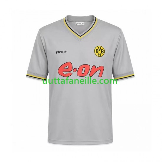 Jalkapallo Pelipaitoja Borussia Dortmund Retro Mies Vieraspeliasu 2002 Lyhythihainen