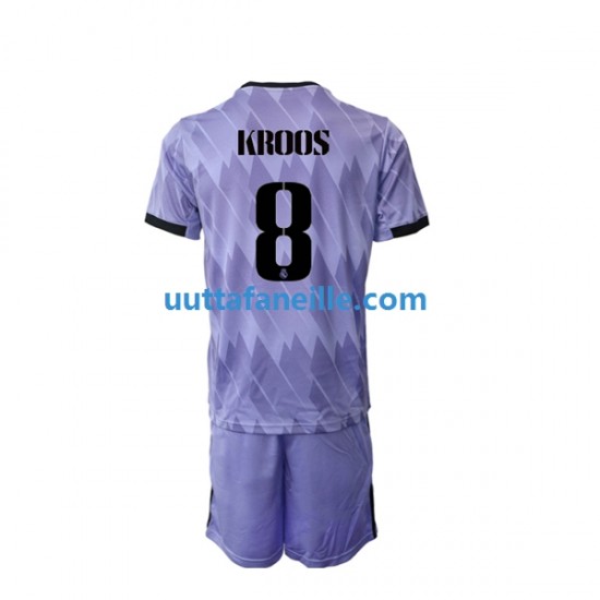 Jalkapallo Pelipaitoja Real Madrid Toni Kroos 8 Lasten Vieraspeliasu 2022-2023 Lyhythihainen
